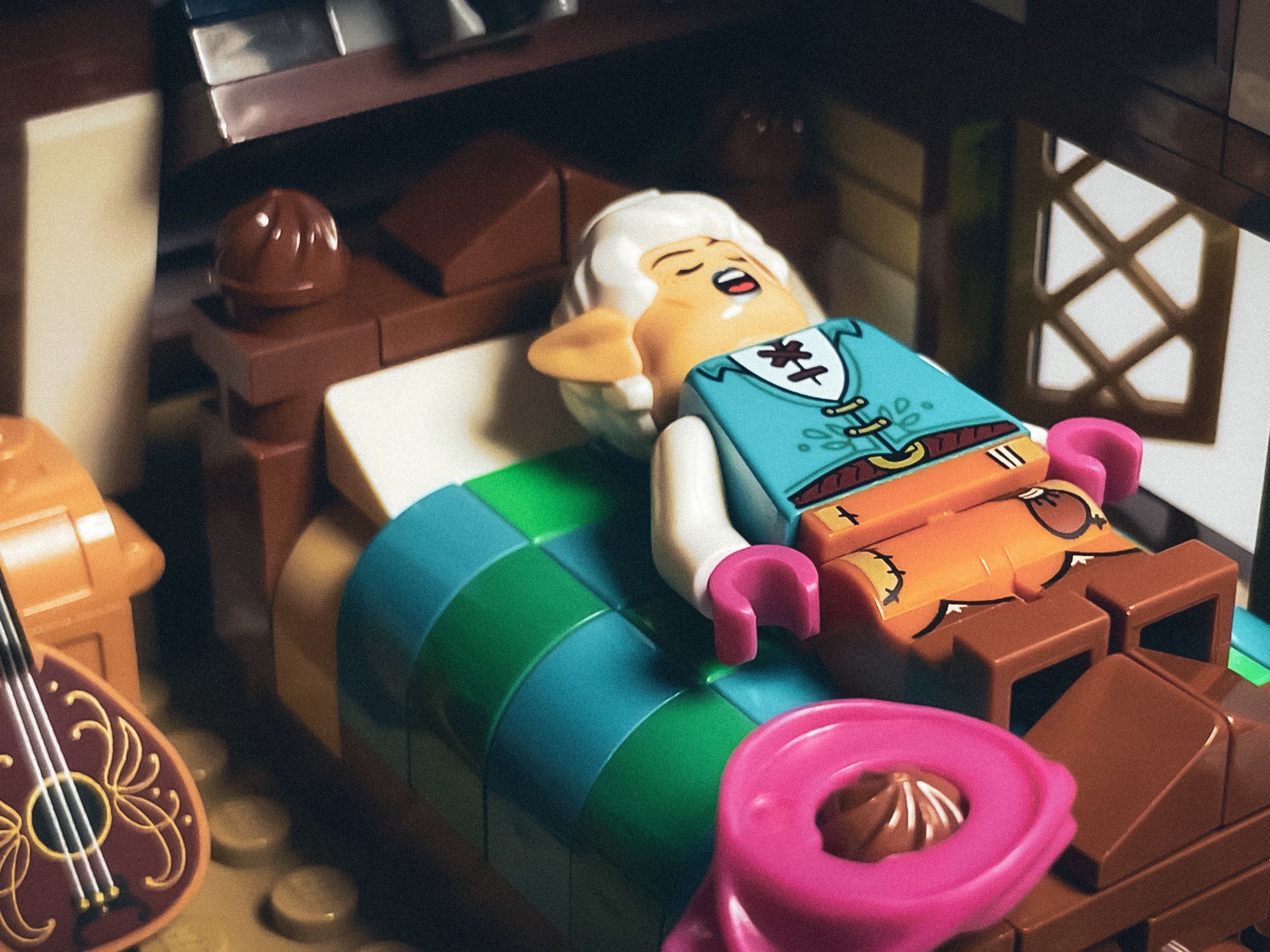 A brick-built scene by @veroniquetoys, from the world Dungeons And Dragons