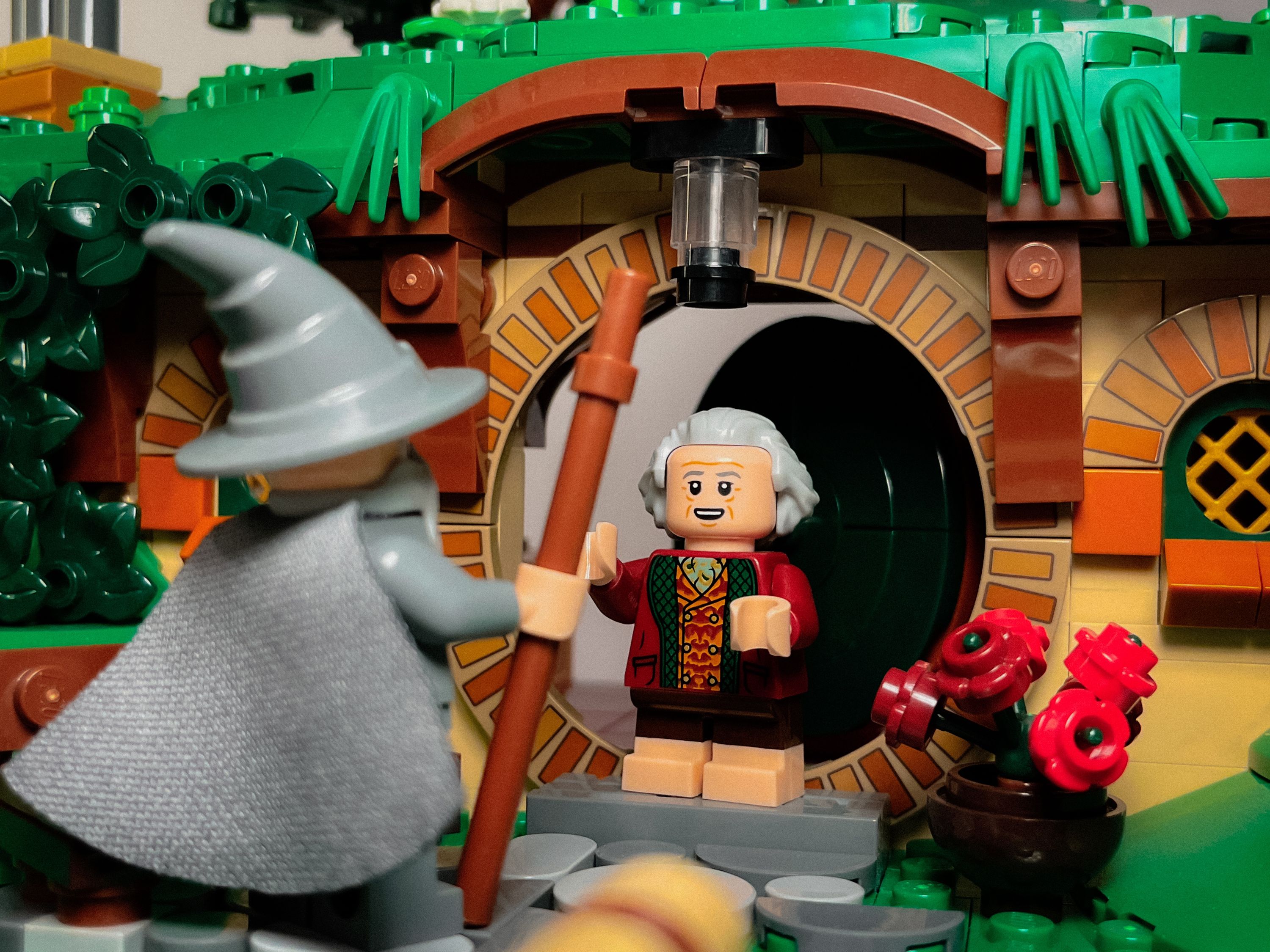 A brick-built scene by @veroniquetoys, from the world The Hobbit/The LOTR