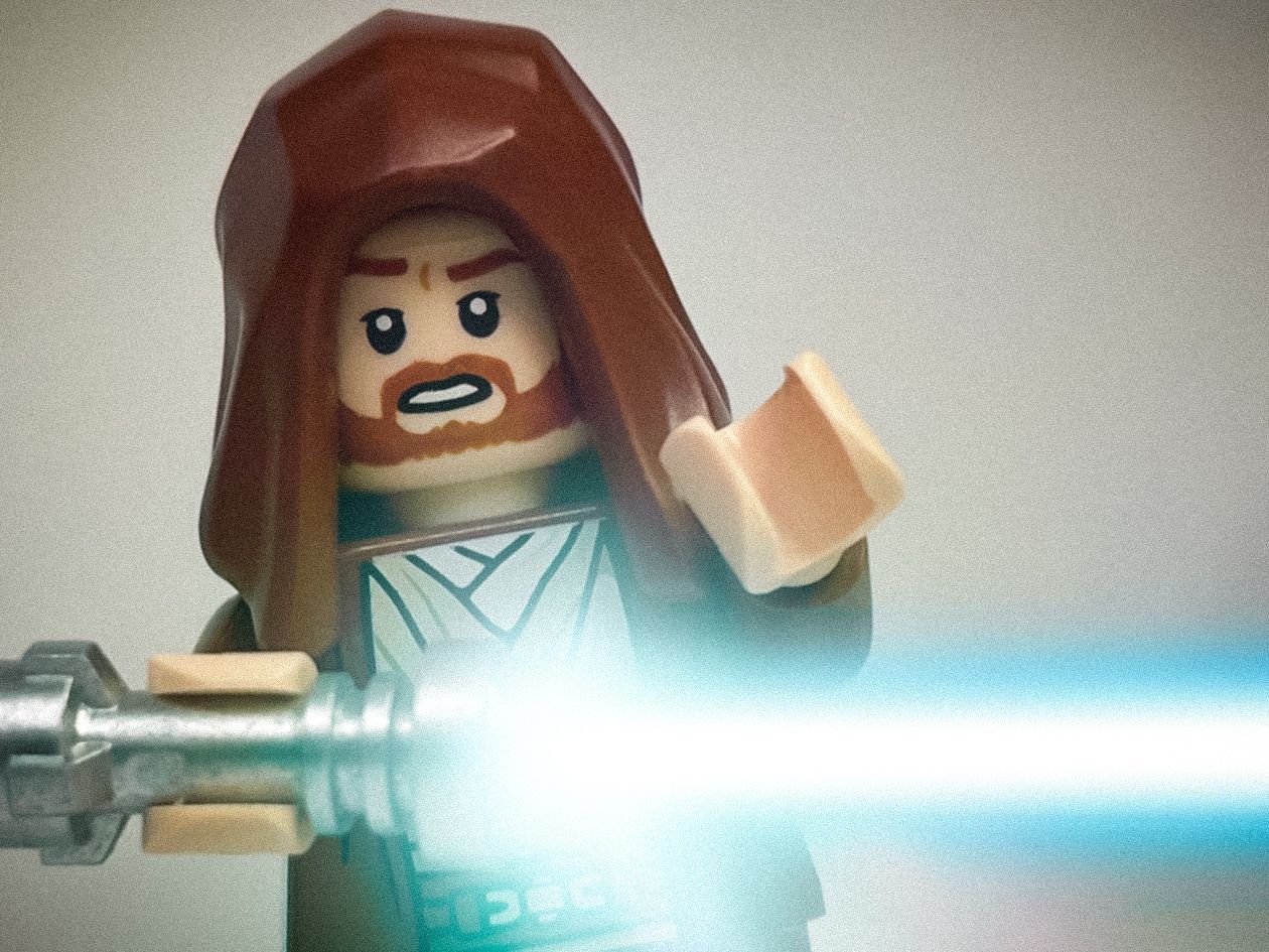 A brick-built scene by @veroniquetoys, from the world Star Wars
