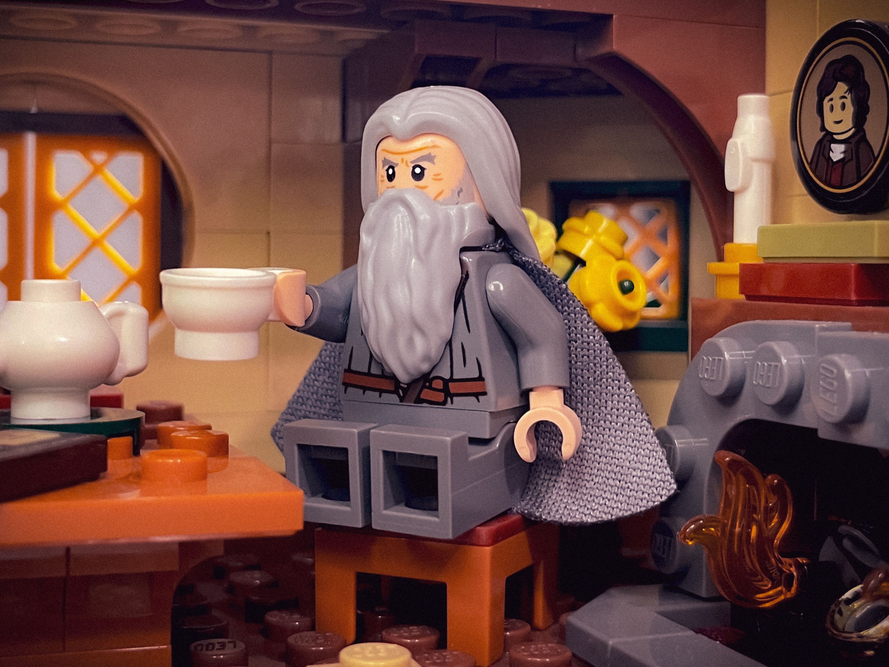 A brick-built scene by @veroniquetoys, from the world The Hobbit/The LOTR