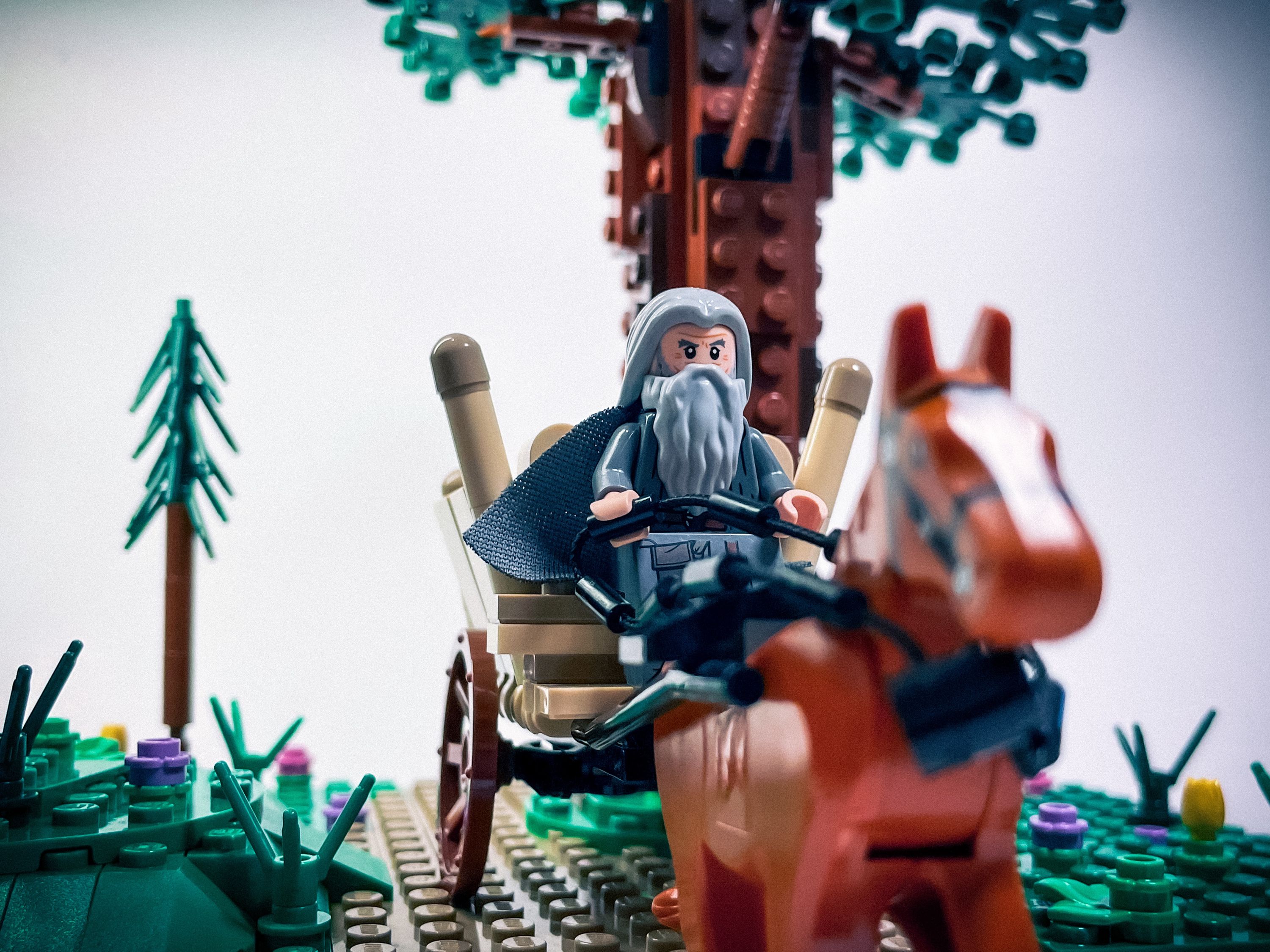 A brick-built scene by @veroniquetoys, from the world The Hobbit/The LOTR
