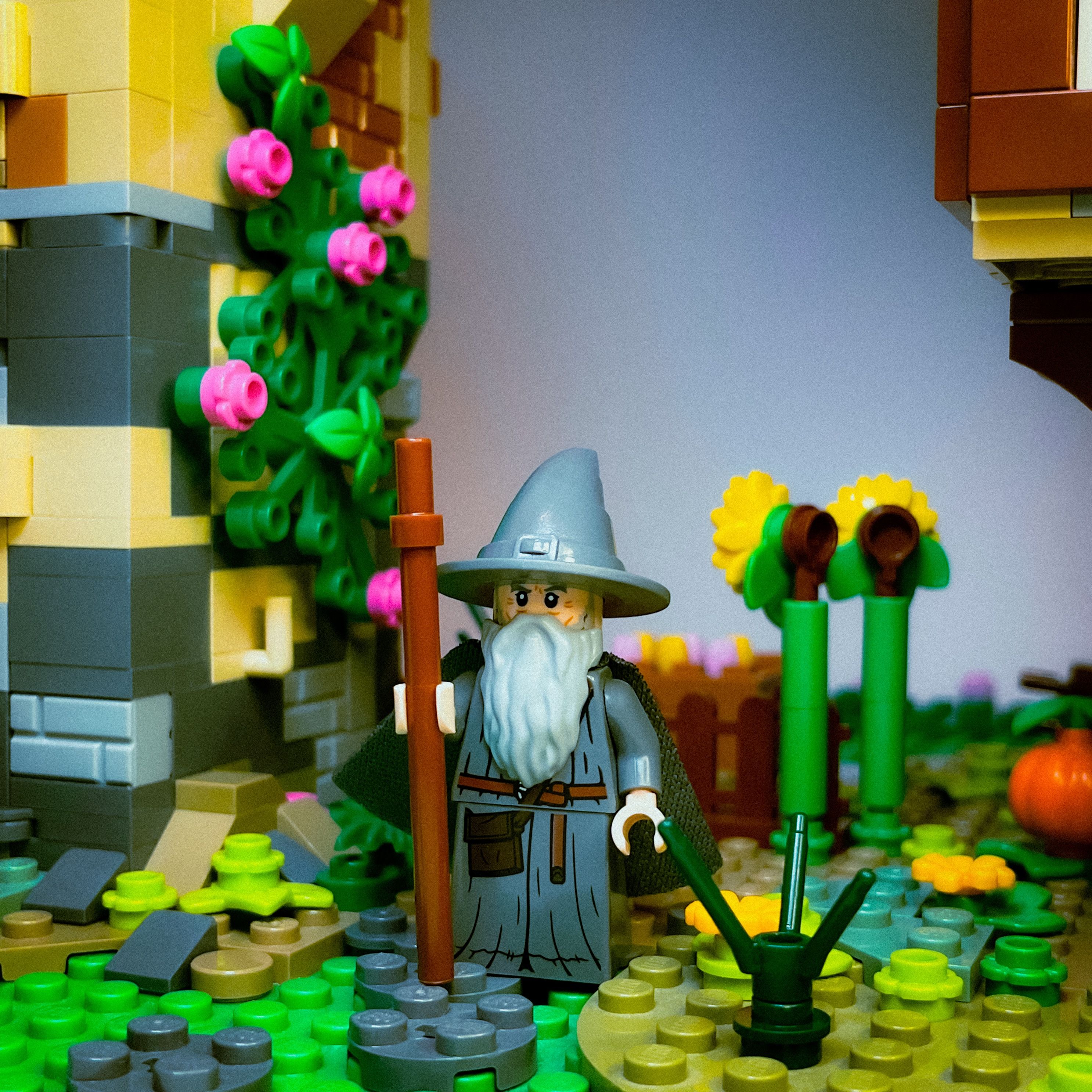 A brick-built scene by @veroniquetoys, from the world The Hobbit/The LOTR