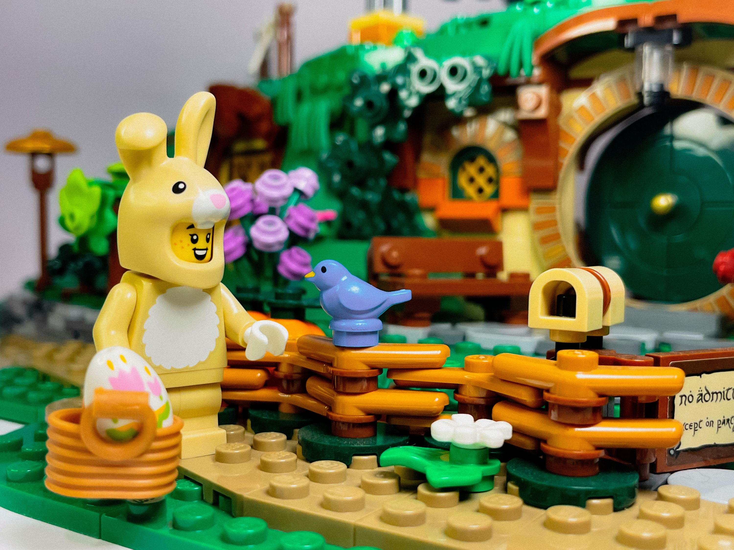 A brick-built scene by @veroniquetoys, from the world Creative