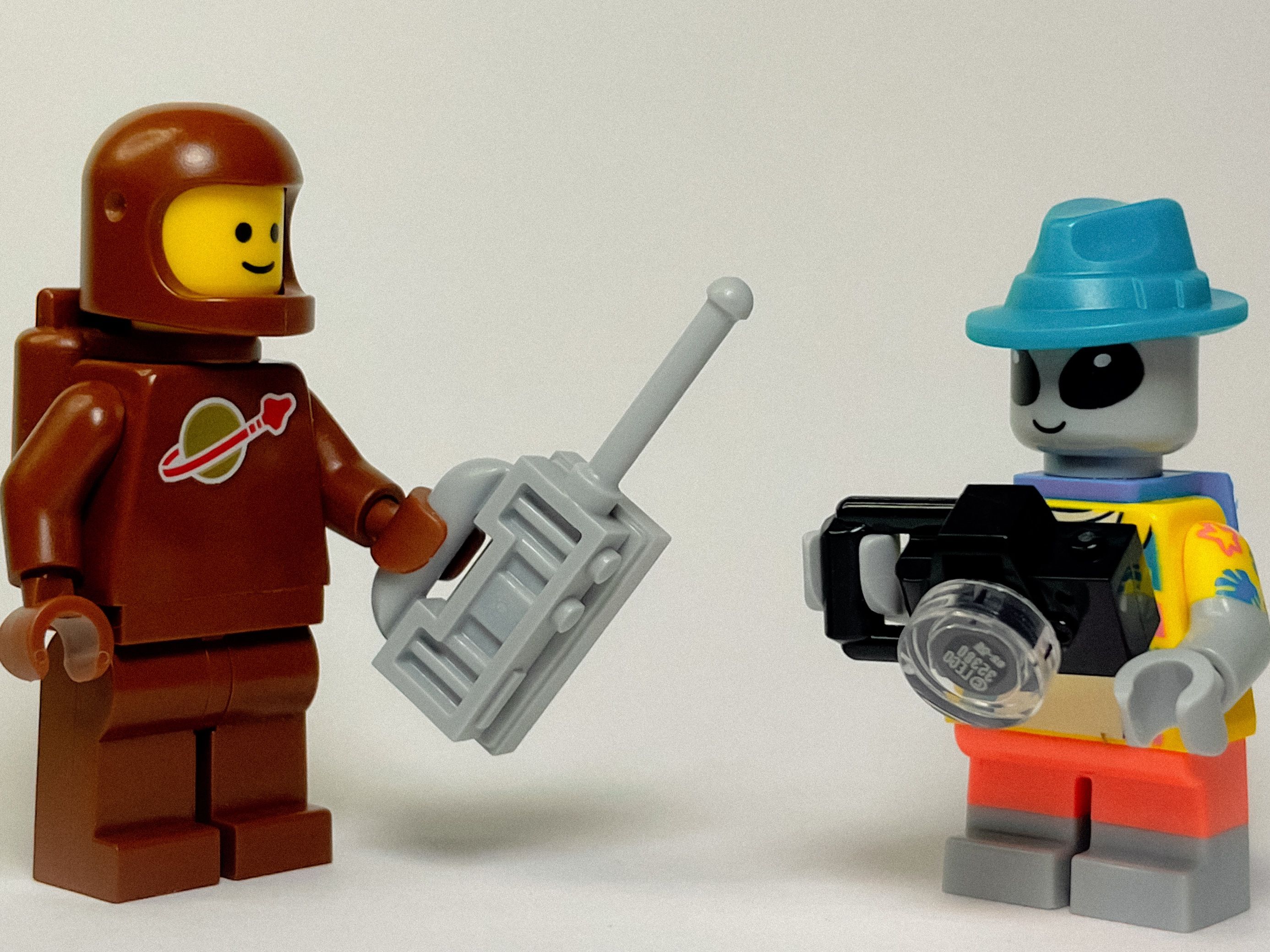 A brick-built scene by @veroniquetoys, from the world Space/Classic Space/Ice Planet