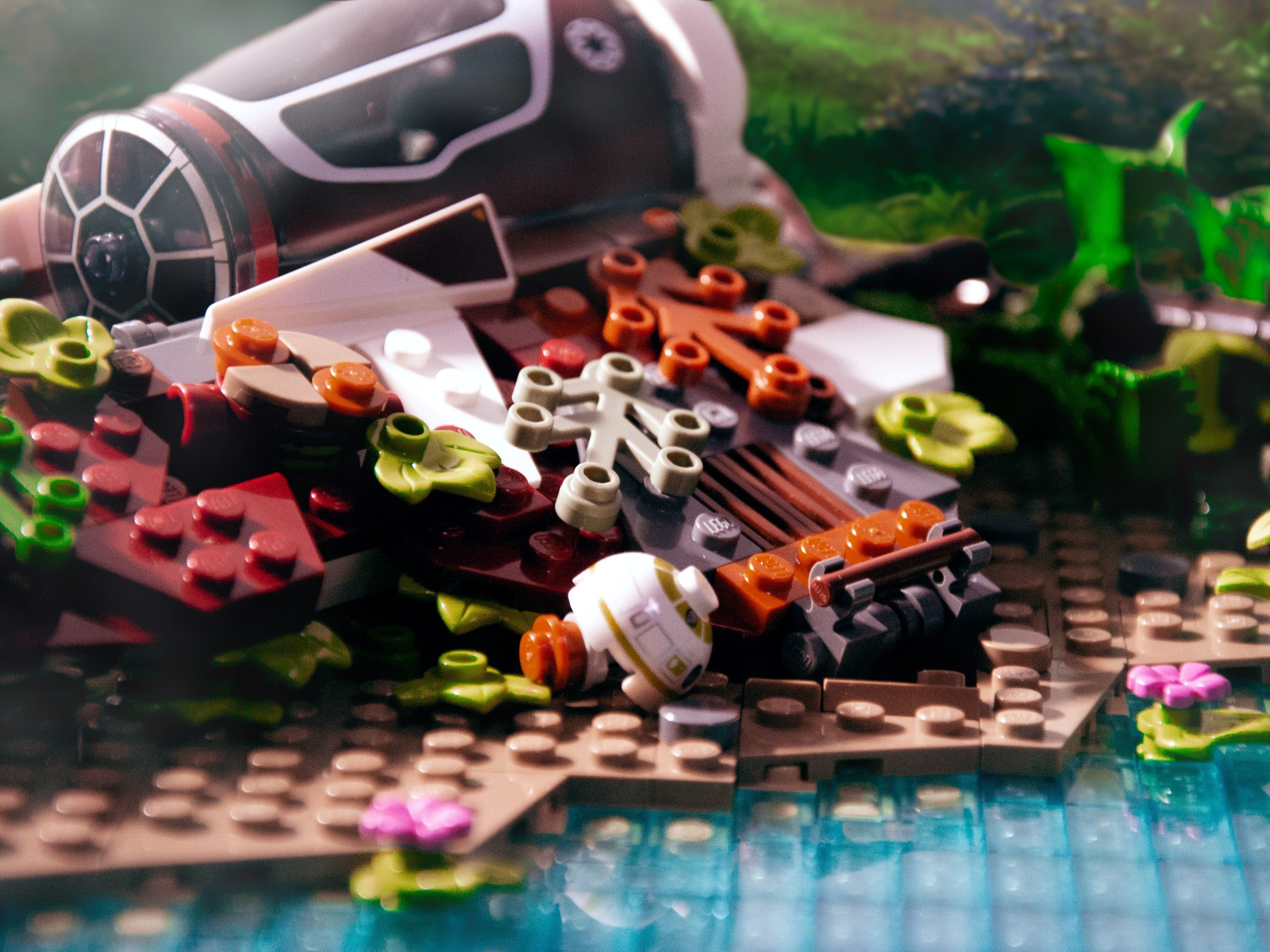 The astromech couldn't escape and was taken apart by the local wildlife — a brick-built scene by @sw_lab, from the world…