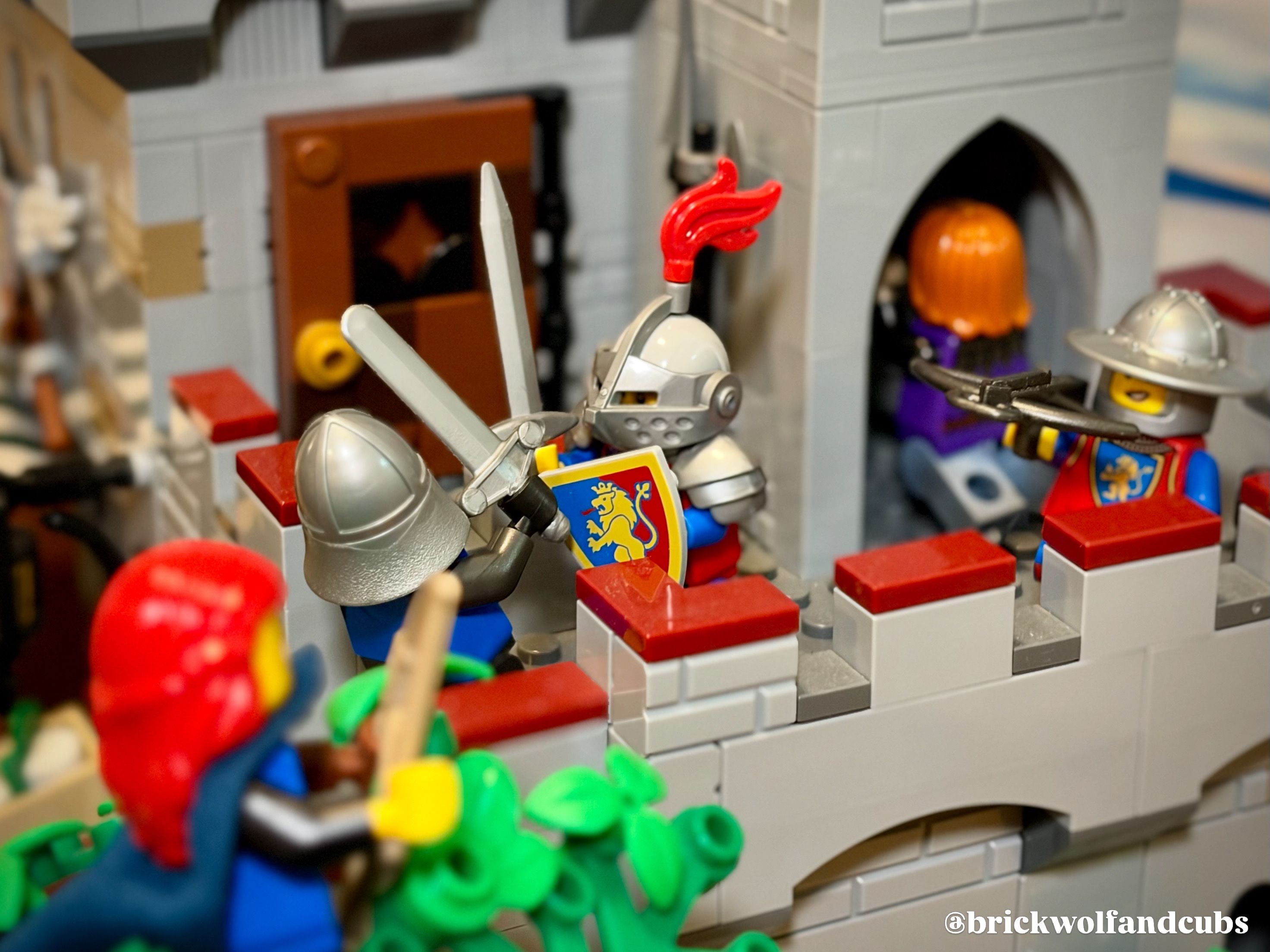 Black Falcon attack! — a brick-built scene by @brickwolfandcubs, from the world LOTR & Castle