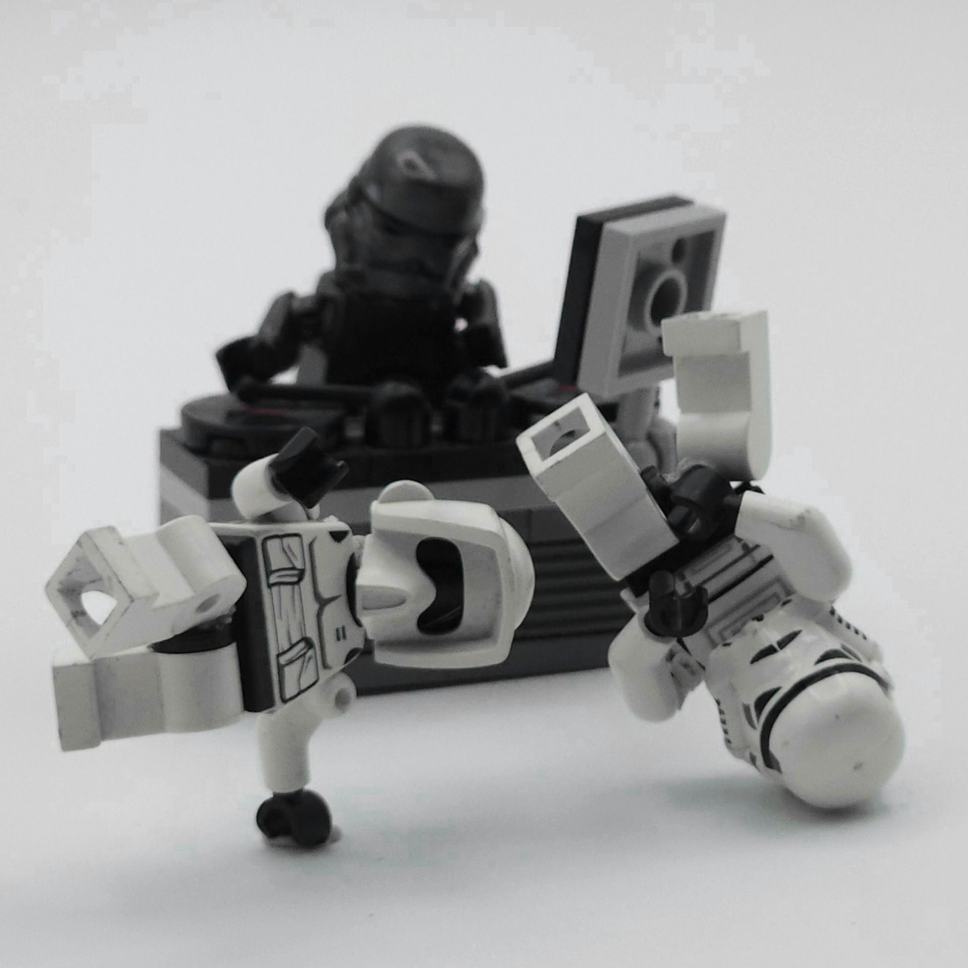 A brick-built scene by @brickyric, from the world Heroes & Villains