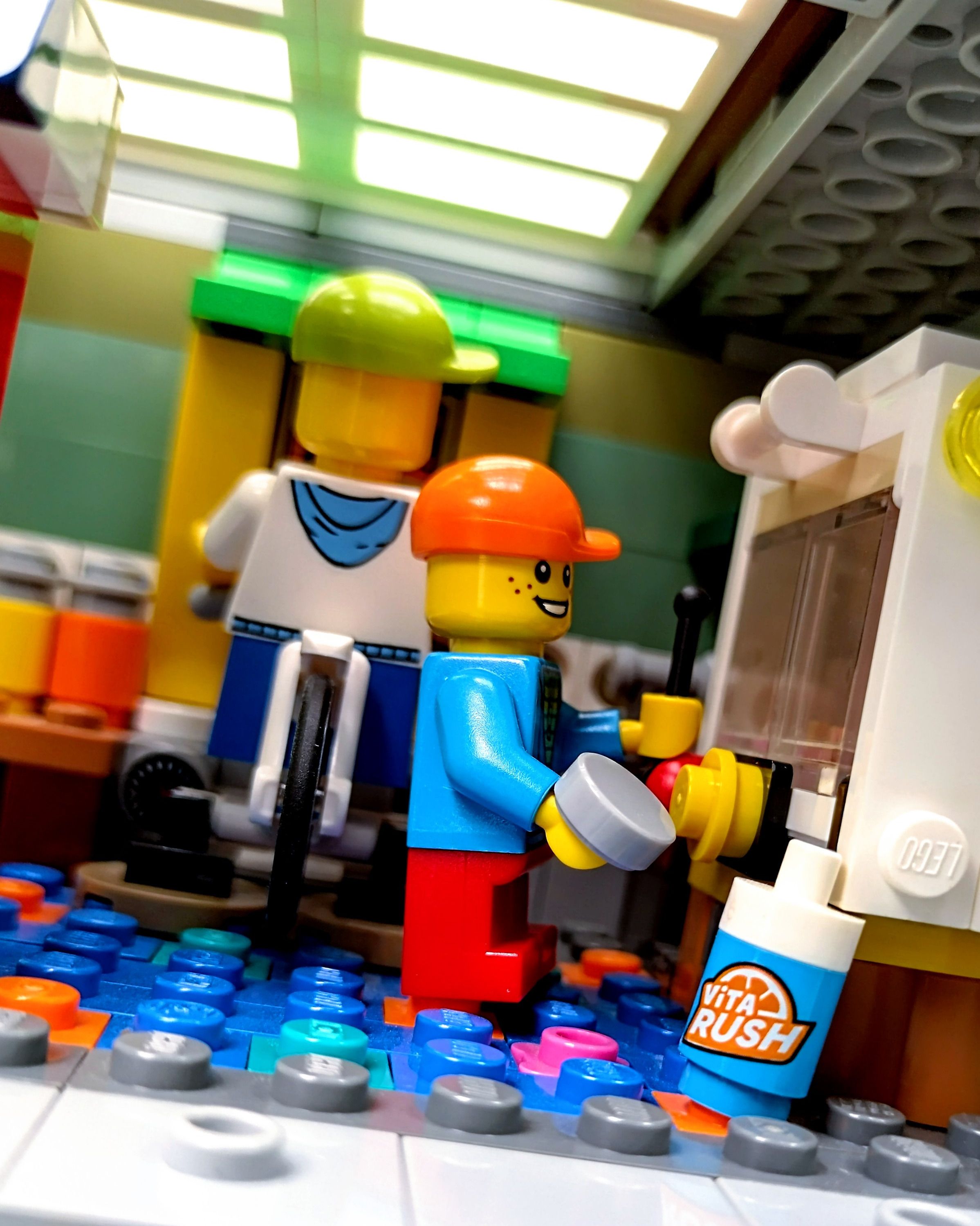 🪙 Yet another coin goes in the claw machine! — a brick-built scene by @pixalixbrix, from the world 31131 Creator Street