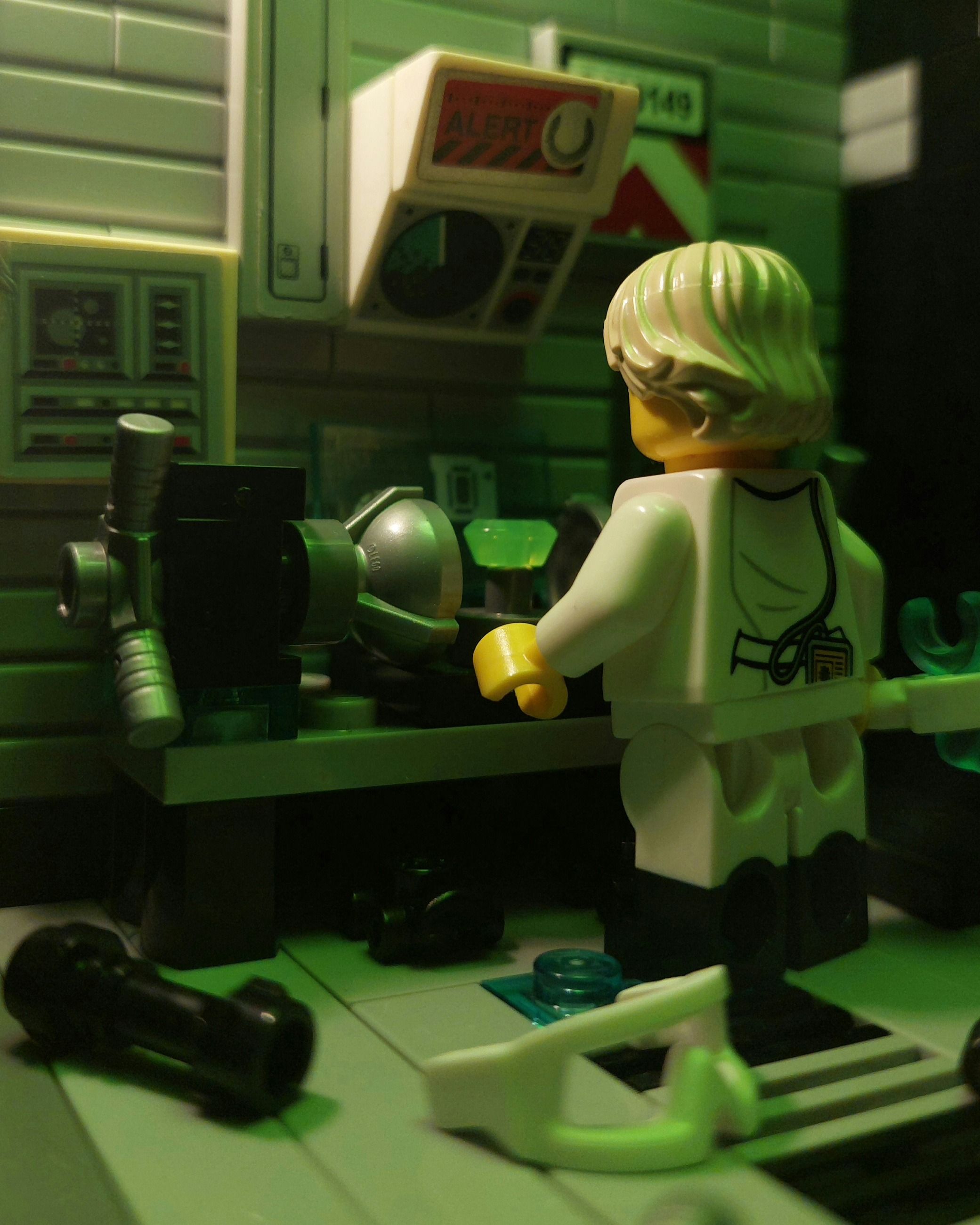 S1E02: "El Ojuela Verde" - The enthusiastic teenager is now a young man with answers regarding the origin of the ancient…