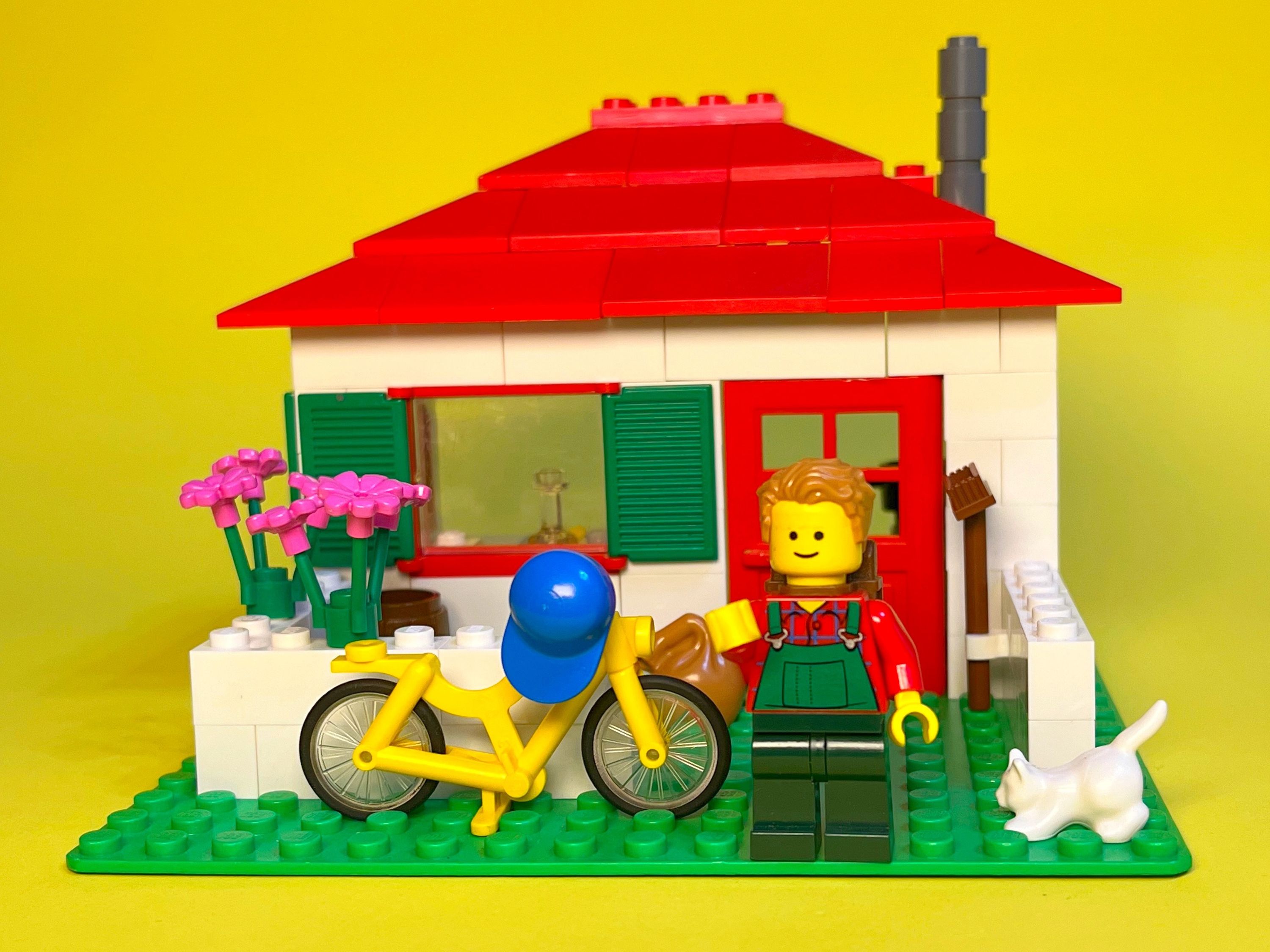 A brick-built scene by @nostalgicbrickgr, from the world Small cabin