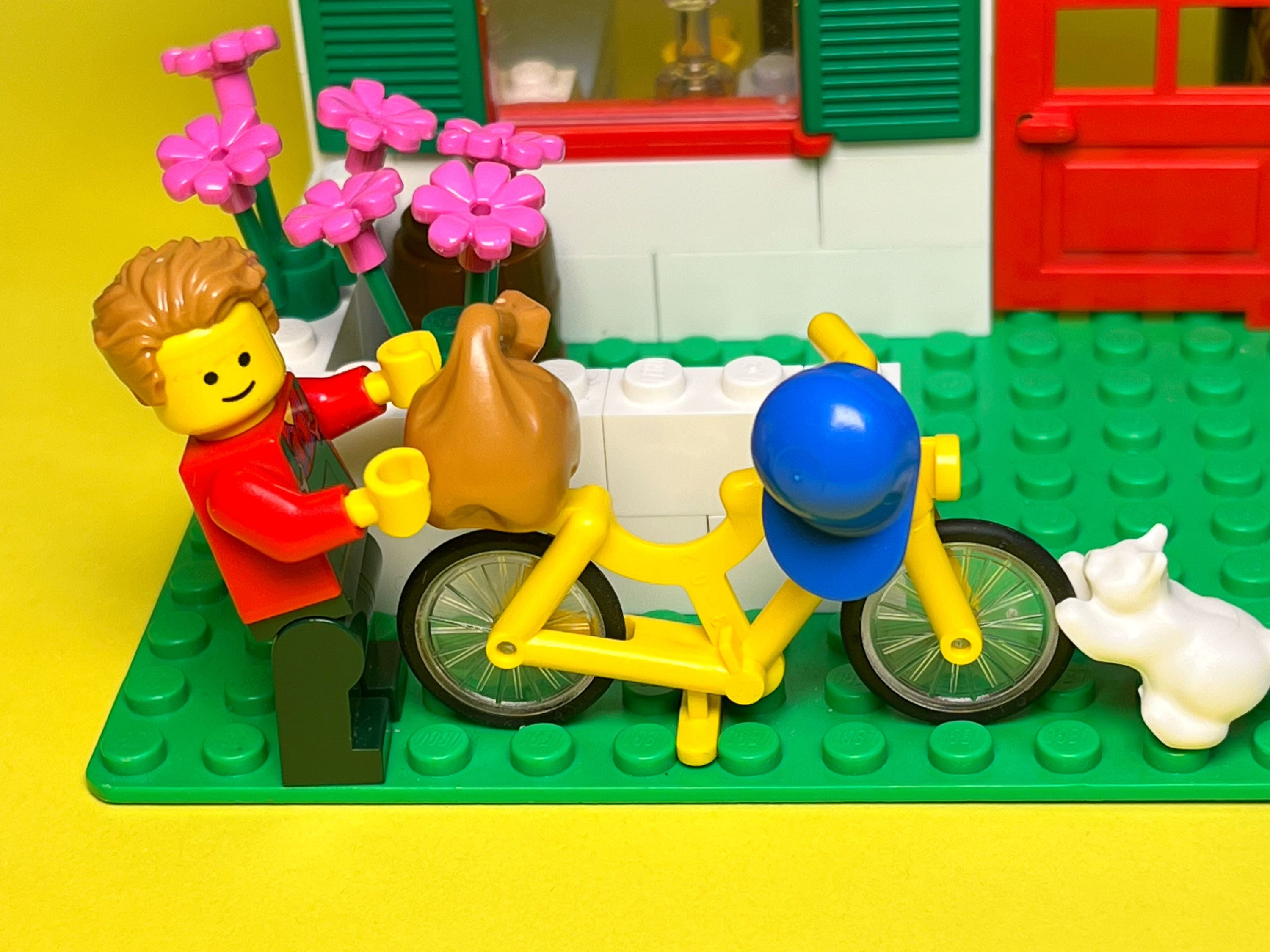 A brick-built scene by @nostalgicbrickgr, from the world Small cabin