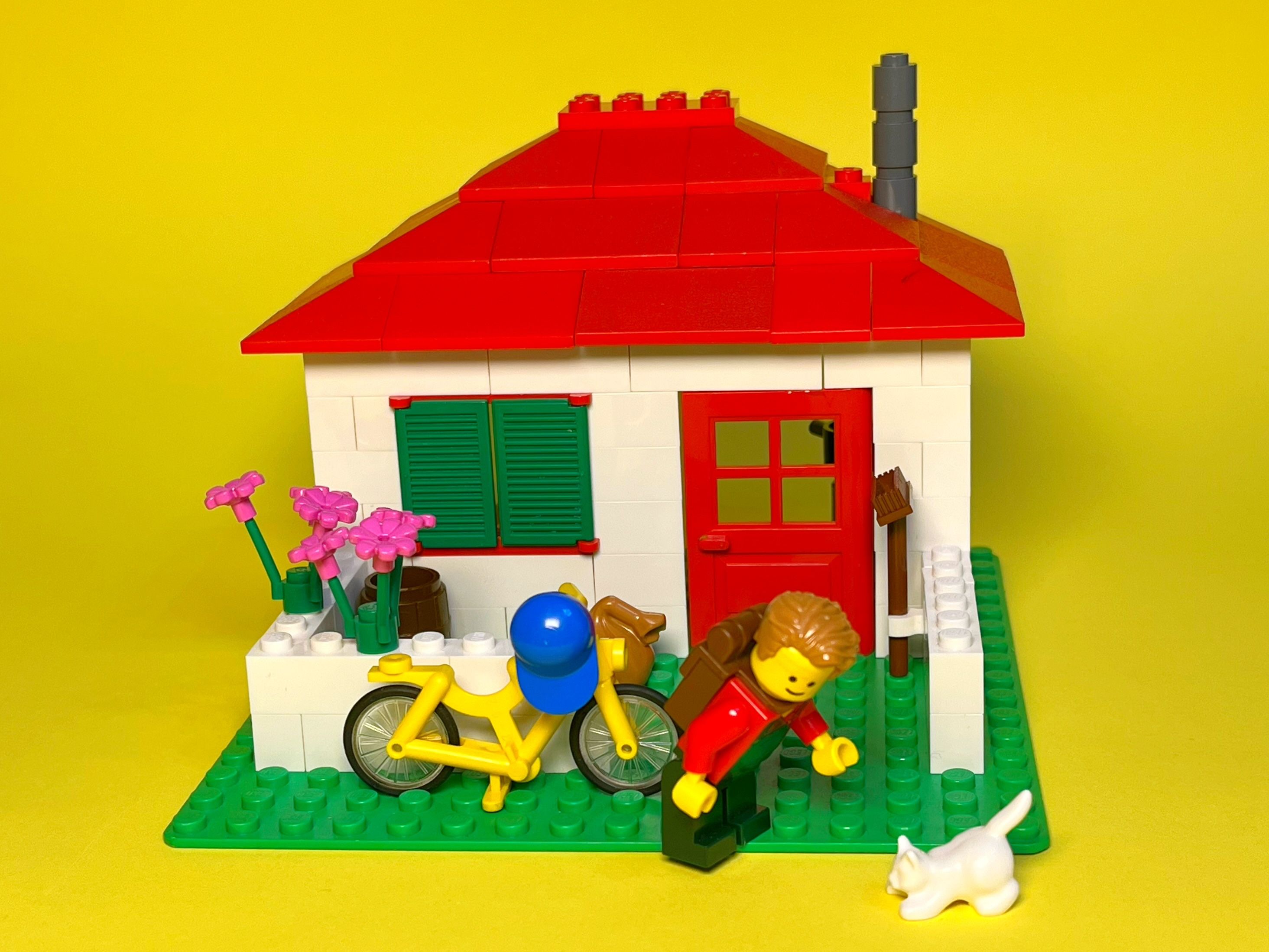 A brick-built scene by @nostalgicbrickgr, from the world Small cabin