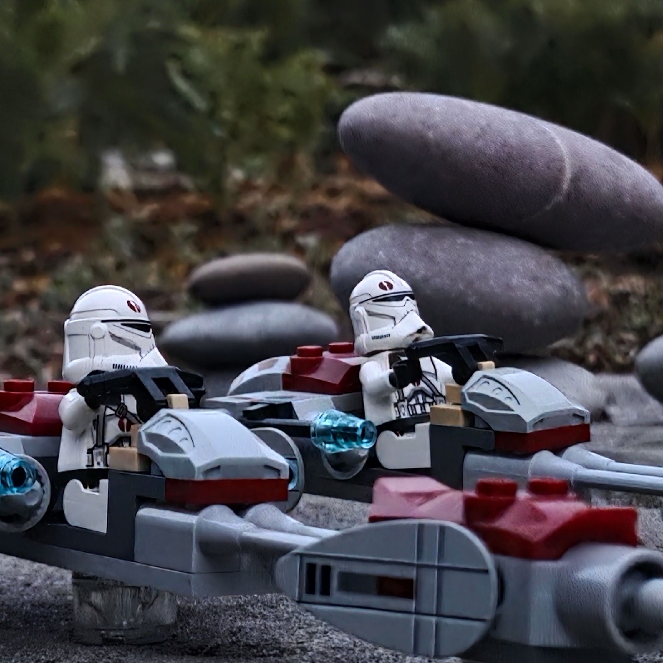 Barc Troopers on their speeders, rounding up separatist stragglers. — a brick-built scene by @khaiekdvoukdamezhniy, from the…