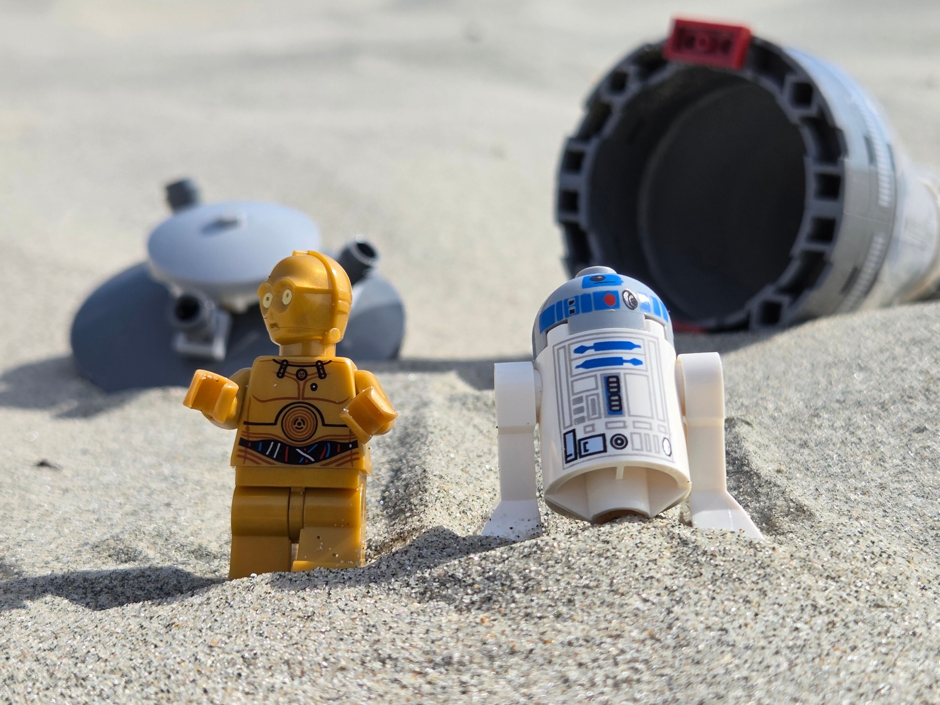 A brick-built scene by @khaiekdvoukdamezhniy, from the world Star Wars - Tatooine
