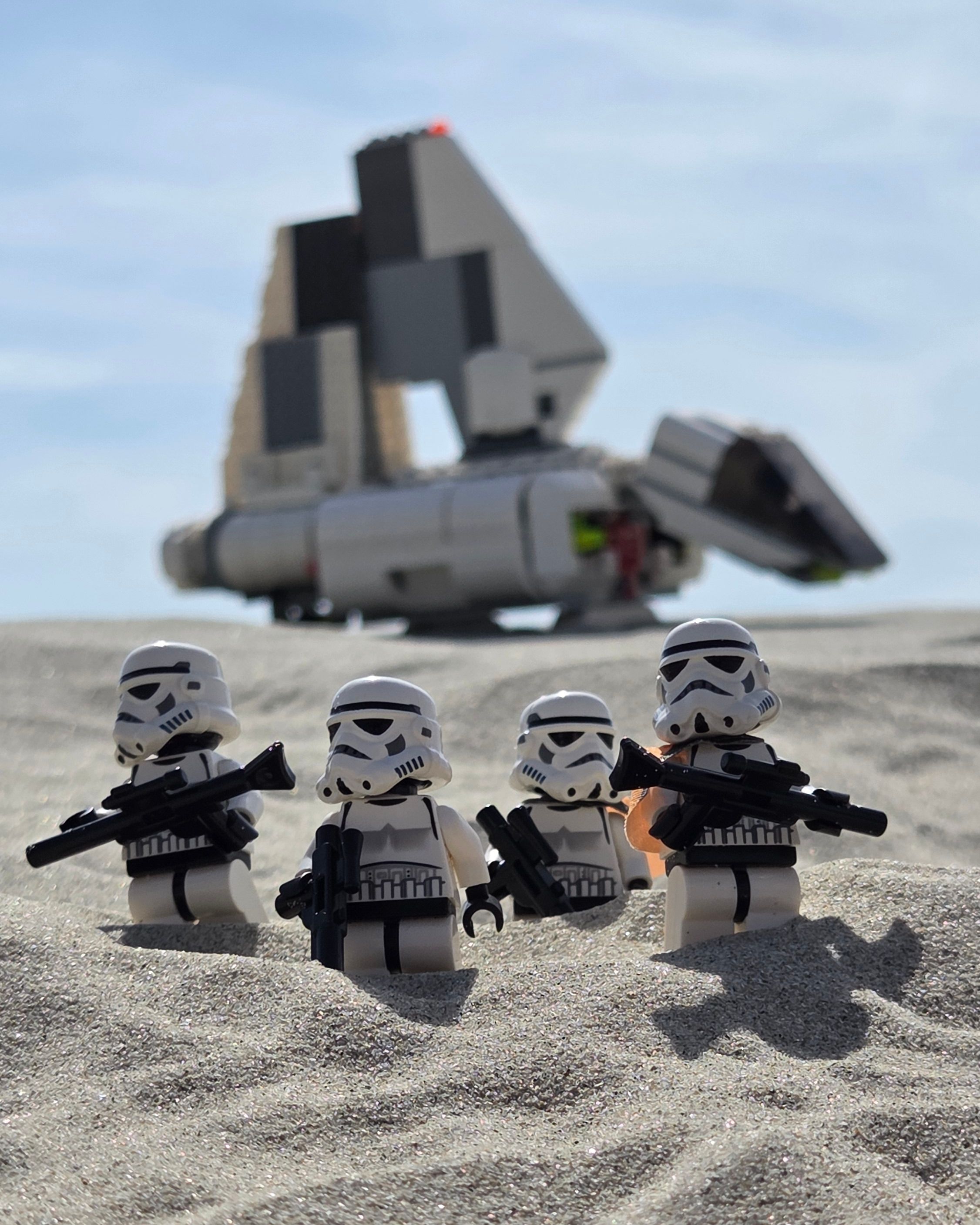 A brick-built scene by @khaiekdvoukdamezhniy, from the world Star Wars - Tatooine