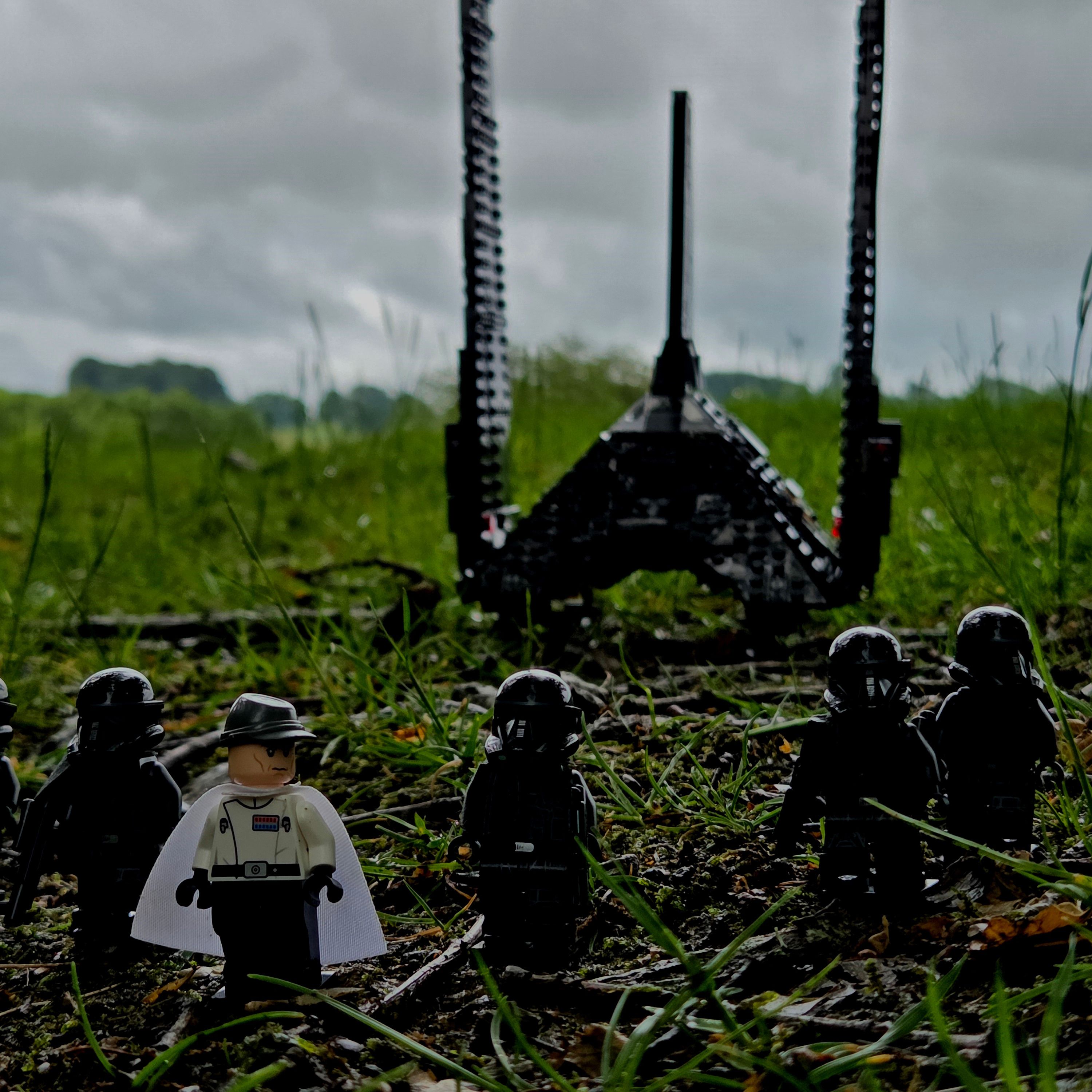 "Search the house!" — a brick-built scene by @khaiekdvoukdamezhniy, from the world Star Wars - Lah'Mu