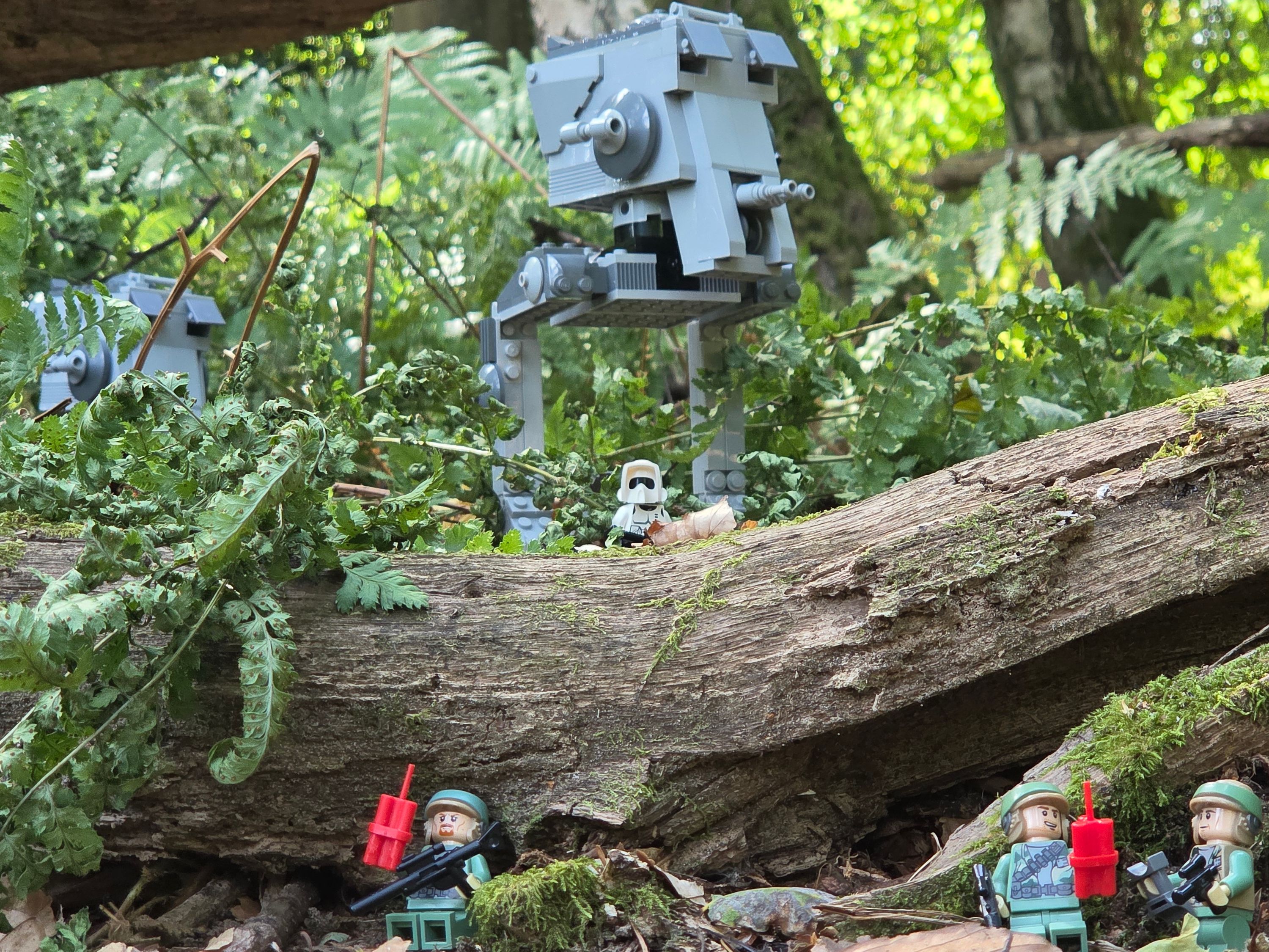 Rebels waiting in Ambush — a brick-built scene by @khaiekdvoukdamezhniy, from the world Star Wars - Endor