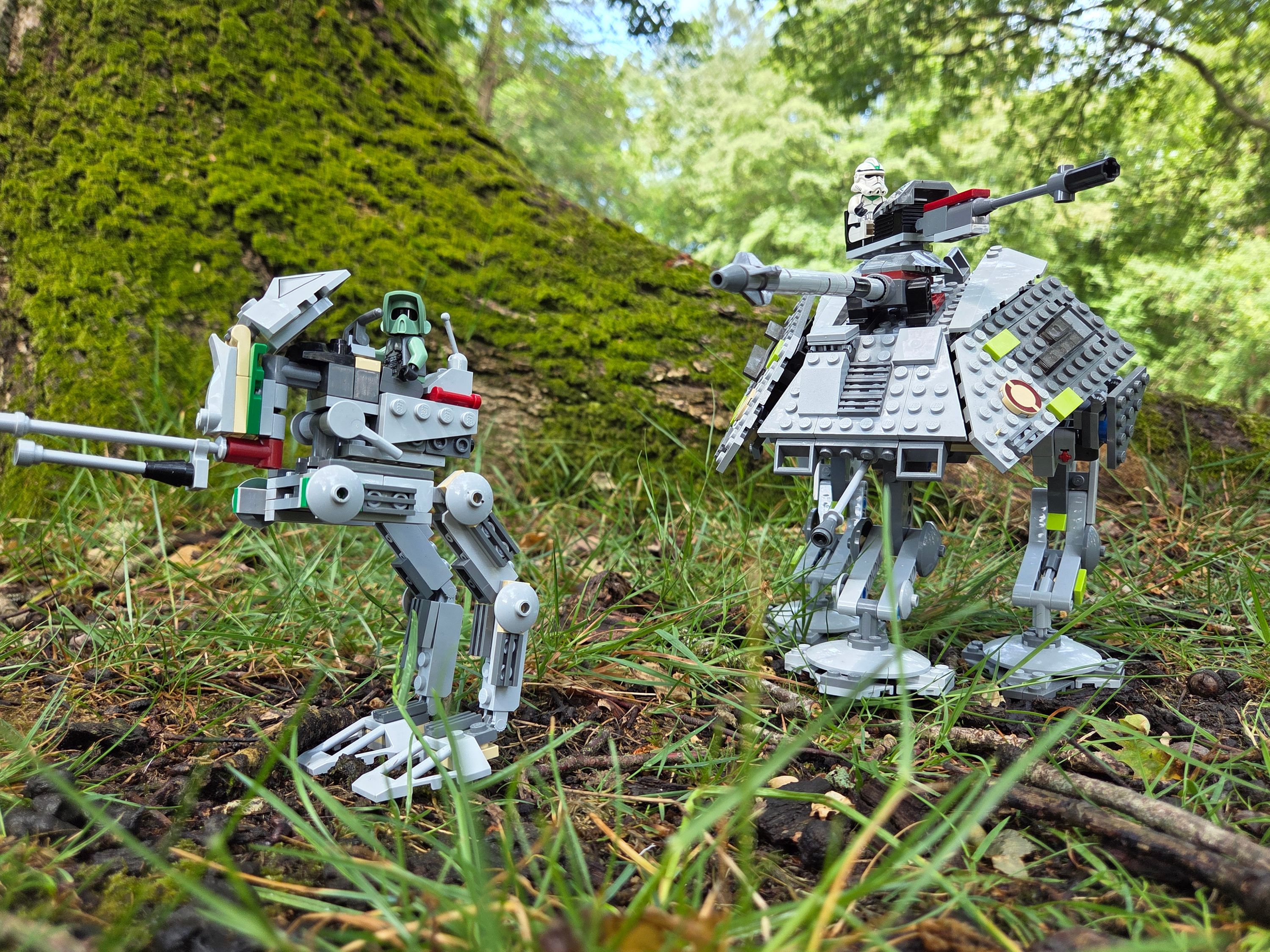 AT-AP & AT-RT on Kashyyyk — a brick-built scene by @khaiekdvoukdamezhniy, from the world Star Wars - Kashyyyk