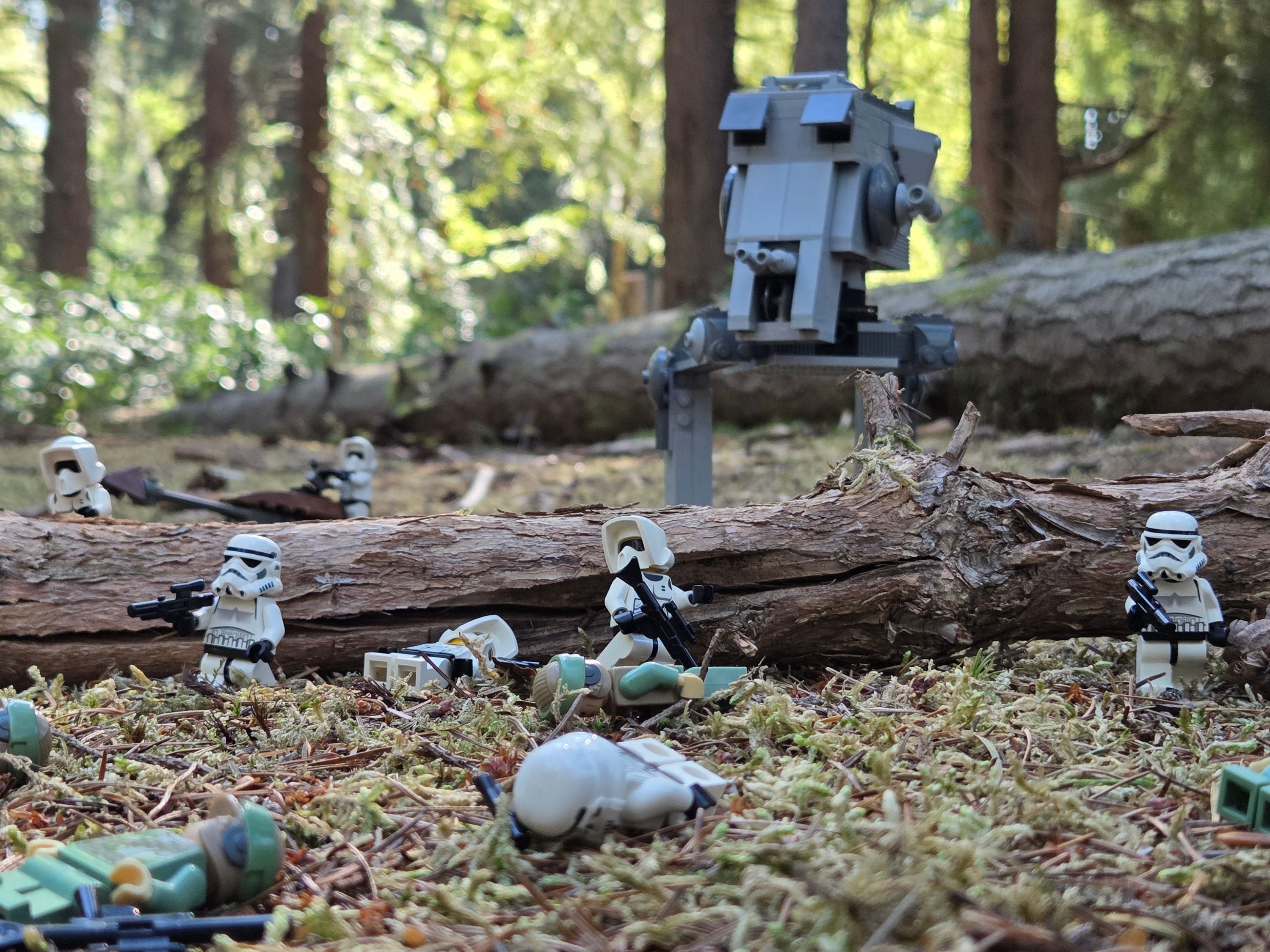 Battle on Endor — a brick-built scene by @khaiekdvoukdamezhniy, from the world Star Wars - Endor
